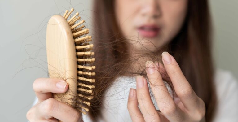 Doenças que podem provocar a queda de cabelos
